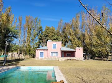 Casa de 5 ambientes, Villa Bolaños · Casaquinta en Loteo Privado con Pileta a 10 Minutos del Centro