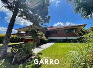 Casa · 324m² · 6 Ambientes · 4 Cocheras · Chalet a La Venta en Pinamar Norte