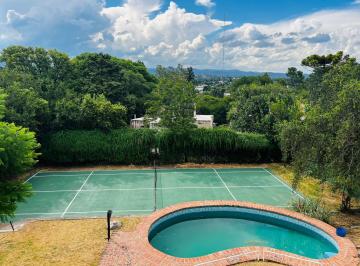 Casa de 9 ambientes, Villa Allende · Rebajado Alquilo Espectacular Casa con Pileta y Cancha de Tenis en Villa Allende