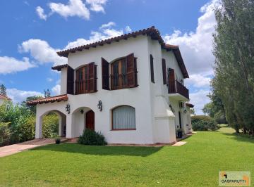 Casa de 5 ambientes, Escobar · Casa en Venta y Alquiler 5 Ambientes con Vista Al Golf en Aranjuez! Escobar