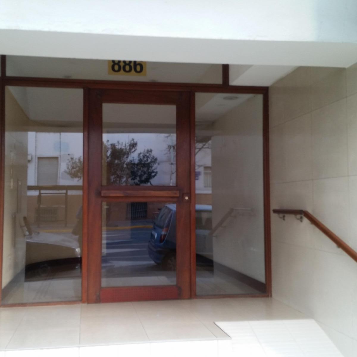 Avenida Angel Gallardo 886