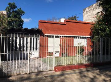 Casa · 120m² · 4 Ambientes · 3 Cocheras · Venta Casa 2 Dorm. Lote 250 m² - 59 E/30 y 31 - La Plata