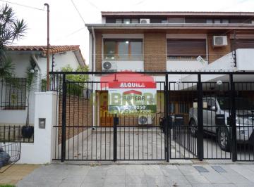 Casa de 4 ambientes, Vicente López · Excelente Duplex 3 Dorm., C/ Cochera y Jardín en Florida