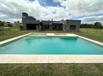 Casa · 130m² · 5 Ambientes · 2 Cocheras · Casa en La Asuncion