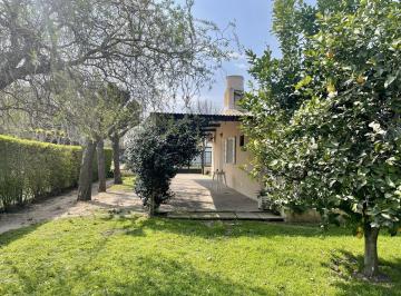 Casa · 70m² · 3 Ambientes · 1 Cochera · Casa - Roque Perez