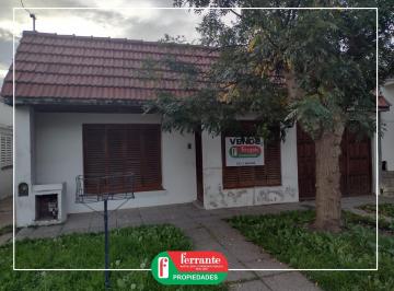Casa de 3 ambientes, Mar del Plata · Chalet con Garage a Reciclar (No Es Apto Crédito)