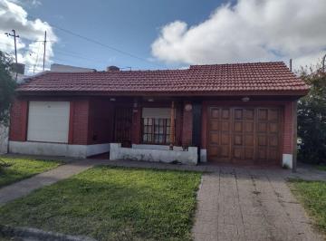 Casa de 4 ambientes Venta USD 85.000 · Chalet en PH en Venta 4 Ambientes con Garage