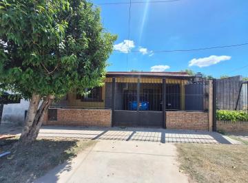 Casa · 75m² · 4 Ambientes · 1 Cochera · Casa en Venta