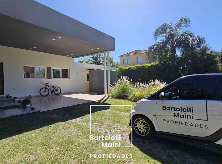 Casa · 800m² · 4 Ambientes · 2 Cocheras