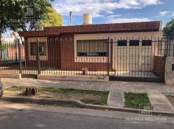Casa · 139m² · 5 Ambientes · 1 Cochera · Casa en Barrio Ate.