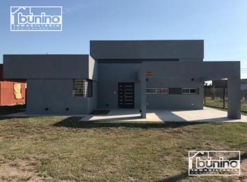Casa · 90m² · 7 Ambientes · 1 Cochera · Casa en Venta en Ibarlucea, 2 Dorm. - Apta Credito, a Estrenar