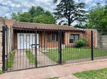 Casa de 3 ambientes, Almirante Brown · Casa en Venta