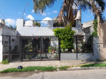 Casa de 5 ambientes, Merlo · Vende 2 Propiedades Sobre Mismo Lote en Libertad Centro