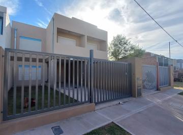 Casa de 4 ambientes, Bahía Blanca · Los Teritos, Alquila Casa de Tres Dorm..