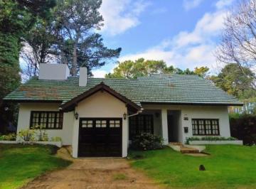 Casa · 180m² · 6 Ambientes · Casa Pinamar 5 Dorm. Excelente Calidad Constructiva Pinamar