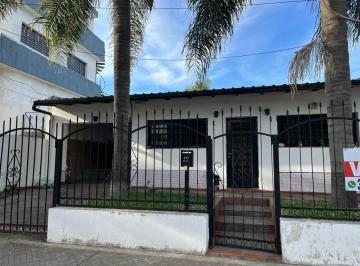 Casa · 96m² · 3 Ambientes · 2 Cocheras · Casa en Zona Sur Saladillo Sobre Av del Rosario