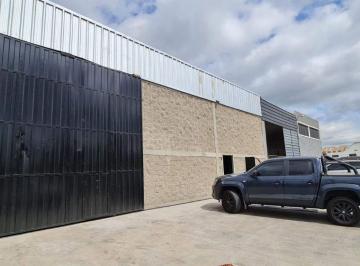 Bodega-Galpón , Córdoba · Alquilo Galpon 900 m² Juan B Justo y Av Japon C/ Oficinas