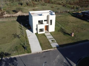 Casa · 178m² · 4 Ambientes · 1 Cochera · Venta Casa en Acacias, Puertos del Lago en Lote 59