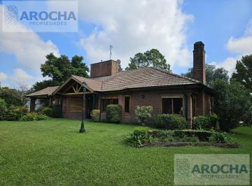 Casa · 420m² · 6 Ambientes · 2 Cocheras · Casa en Alquiler o Venta en Coutry Golfers Pilar - Permuta