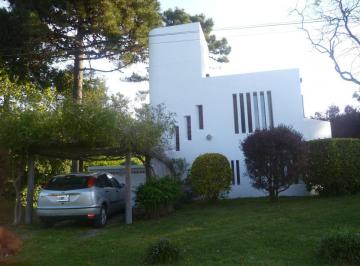 Casa · 280m² · 6 Ambientes · 4 Cocheras · Casa - Golf Viejo
