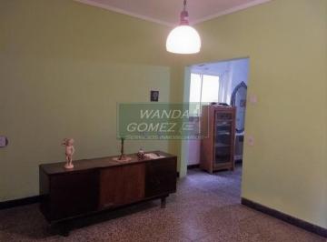 Casa · 189m² · 7 Ambientes · 2 Cocheras · Casa en Venta - 3/4 Dorm, Cochera y Patio