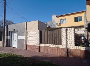 Casa · 242m² · 5 Ambientes · 1 Cochera · Casa en Venta con Cochera en Barrio Belgrano