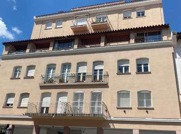 Departamento · 98m² · 3 Ambientes · Exc. Depto 2 Dorm C/balcón Alq. en Caseros Al 600