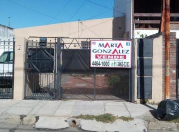 PH · 80m² · 4 Ambientes · 1 Cochera · Villa Sarmiento PH Al Frente Cuatro Ambientes con Cochera