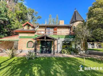 Casa · 345m² · 5 Ambientes · 1 Cochera · Quinta en Venta en El Barrio San Jorge en Los Cardales