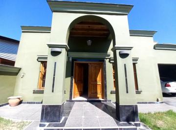 Casa de 5 ambientes, Luján de Cuyo · Hermosa Casa en Venta en Barrio Jardín Vistalba, Luján de Cuyo