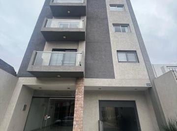 Departamento · 50m² · 2 Ambientes · 1 Cochera · Venta Impecable 2 Amb C/coch. Lanús O.