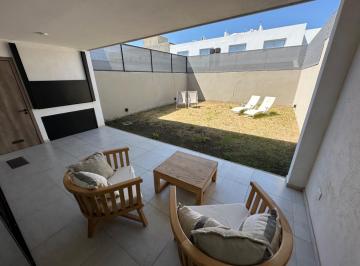 Casa · 180m² · 4 Ambientes · 2 Cocheras · Duplex de Categoría Amoblado en Alquiler Greenville 2