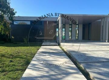 Casa · 198m² · 4 Ambientes · 6 Cocheras · Casa a Estrenar en Una Planta Altos de Campo Grande