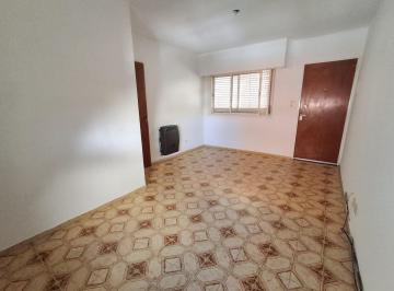 Departamento · 39m² · 2 Ambientes · Excelente Departamento en Alquiler Ubicado en Calle Chacabuco Al 2000 Rosario