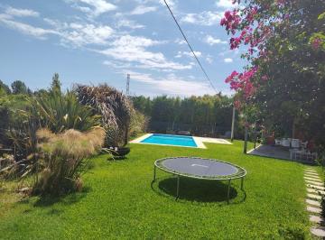 Casa · 140m² · 4 Ambientes · Casa en Venta en San Francisco, Villanueva, Tigre