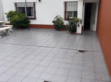 PH de 3 ambientes, Tres de Febrero · Ciudadela. Maldonado 300.coqueto PH de 3 Amb. Enorme Patio. Terraza. Hab. en Terraza