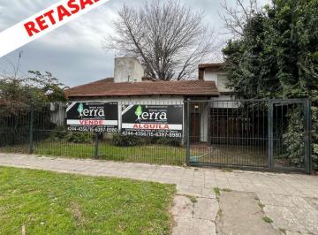 Casa · 170m² · 6 Ambientes · 2 Cocheras · Casa Sobre Amplio Lote