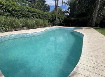Casa · 190m² · 4 Ambientes · 4 Cocheras · Casa en Ituzaingó Oportunidad