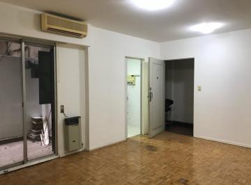 Departamento de 2 ambientes, Belgrano · Zabala y Cabildo. 2 Amb con Patio! Excelente Ubicación. Recién Pintado