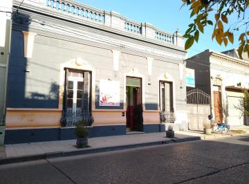Casa de 8 ambientes, San Nicolás de los Arroyos · Importante Propiedad en Venta