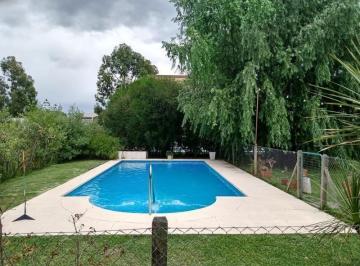 Casa · 198m² · Casa en Venta en Barrio Don Joaquin