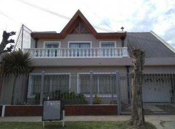 Casa · 220m² · Hermosa Casa en Venta en Monte Grande