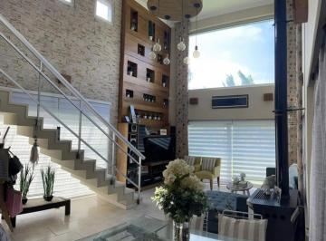 Casa · 300m² · 6 Ambientes · Hermosa Casa en Venta en Barrio Quintas del Sol