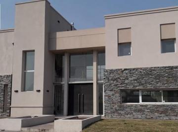 Casa · 856ha · Casa en Venta en Barrio Privado Valdevez