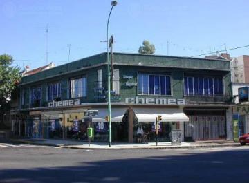 Local comercial · 300m² · Local en Esquina Rivadavia 8400