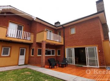 Casa · 259m² · 4 Ambientes · 2 Cocheras · Venta Casa en Barrio Cerrado Village del Parque, Berazategui, Hudson. Apto Credito!