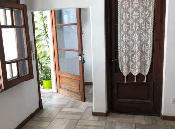 PH de 3 ambientes, Villa Urquiza · PH Tres Ambientes Amplio Patio Para Destino Comercial, Sin Expensas. excelente Ubicación.