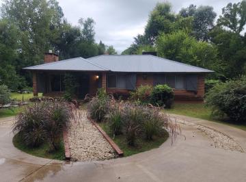 Casa de 4 ambientes, Exaltación de la Cruz · Hermoso Chalet con Gran Parque en El Remanso