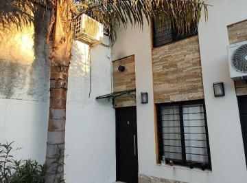 Casa · 65m² · 3 Ambientes · 1 Cochera · Alquiler: Excelente Duplex C/patio, Parrilla, Cochera! Lomas
