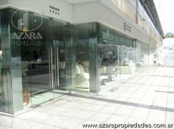 Local comercial · 382m² · 1 Cochera · Impecable Local en Esquina | 382 m² | Olivos - Frente a Unicenter